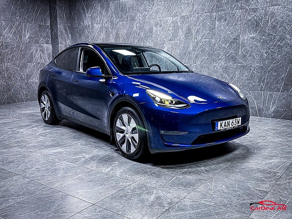 Tesla Model Y 9 of 29