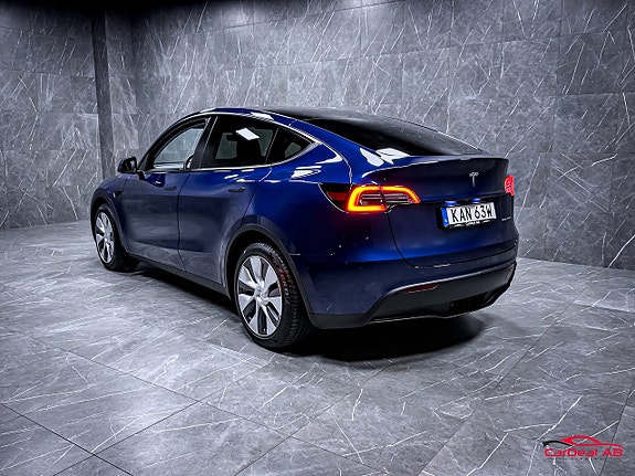 Tesla Model Y 5 of 29