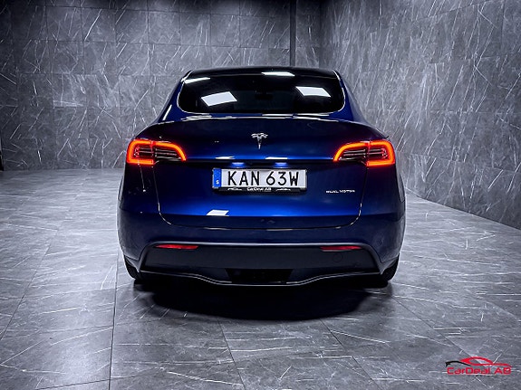 Tesla Model Y 6 of 29