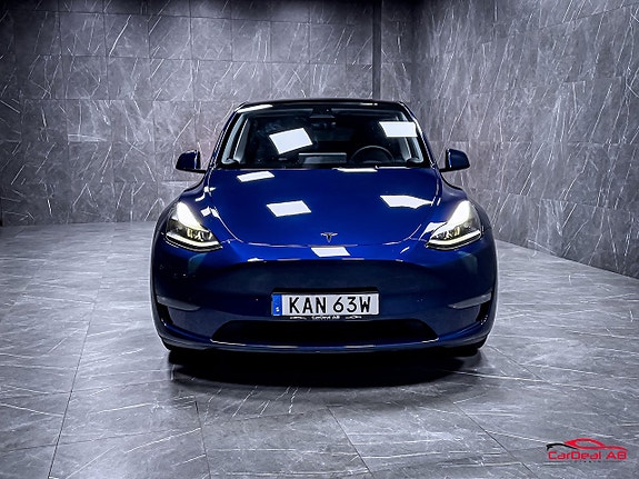 Tesla Model Y 2 of 29