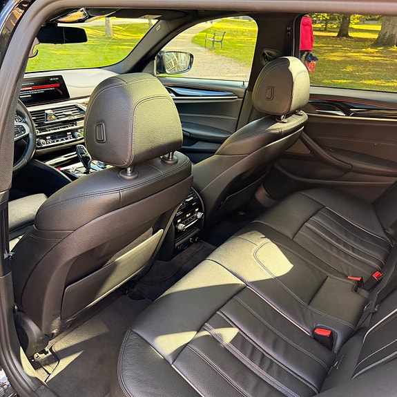 BMW M550d 6 of 8