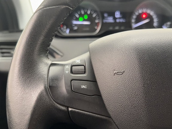Peugeot 208 16 of 23