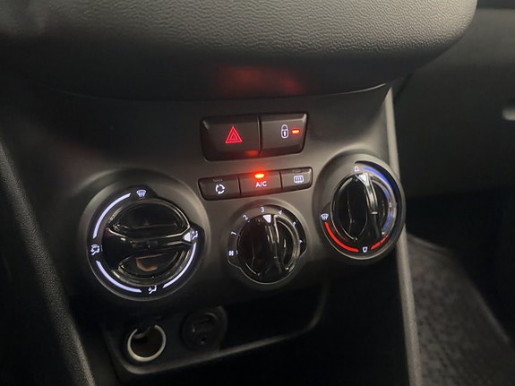 Peugeot 208 20 of 23