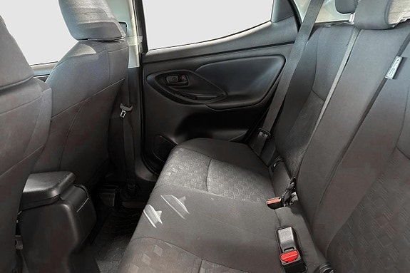 Toyota Yaris 10 of 11