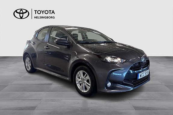 Toyota Yaris 3 of 11