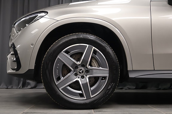 Mercedes-Benz GLC300 e 5 of 23