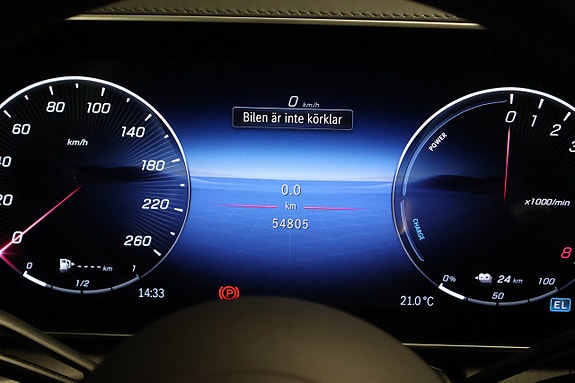 Mercedes-Benz GLC300 e 18 of 23