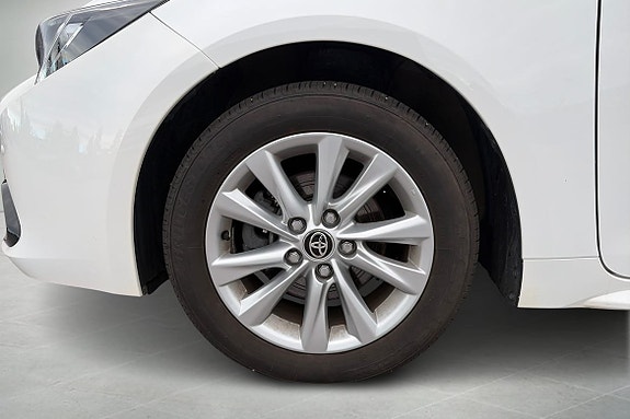 Toyota Corolla 16 of 21