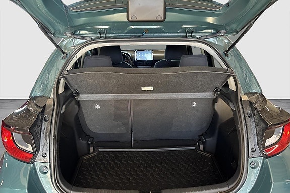 Toyota Yaris 10 of 12