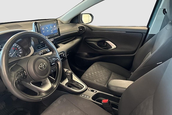 Toyota Yaris 7 of 12