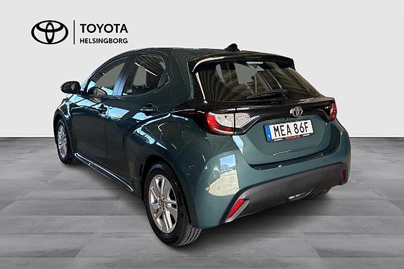 Toyota Yaris 6 of 12