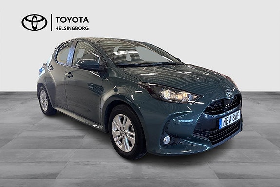 Toyota Yaris 3 of 12