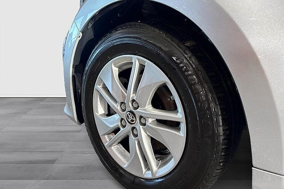 Toyota Yaris 12 of 12