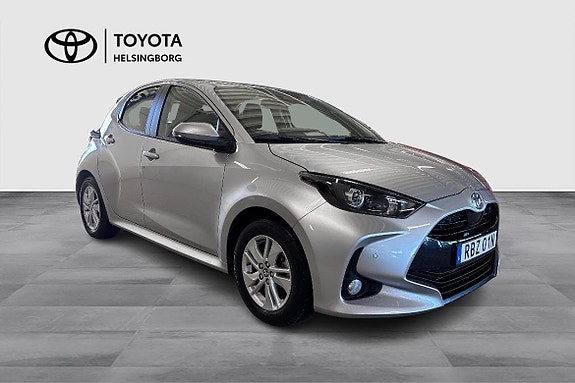 Toyota Yaris 3 of 12
