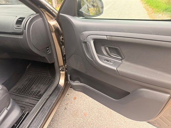 Skoda Roomster 11 of 23