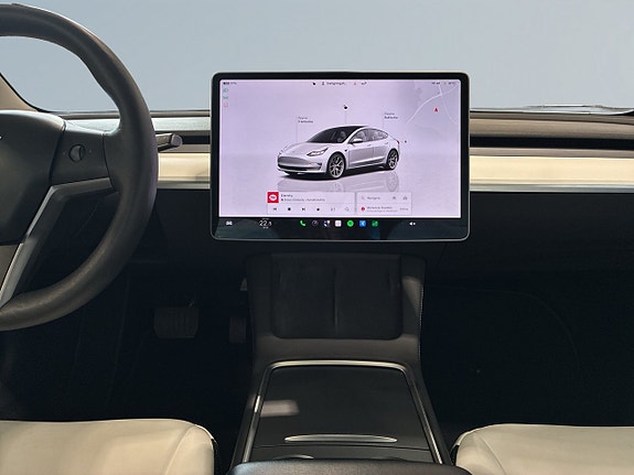 Tesla Model 3 11 of 20