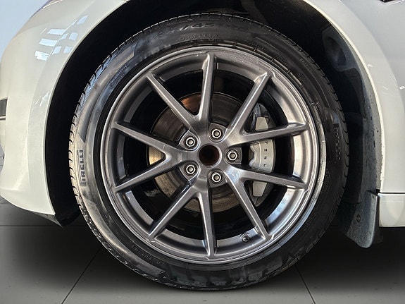 Tesla Model 3 14 of 20