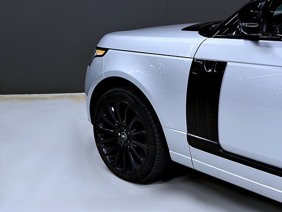 Land Rover Range Rover 17 of 26