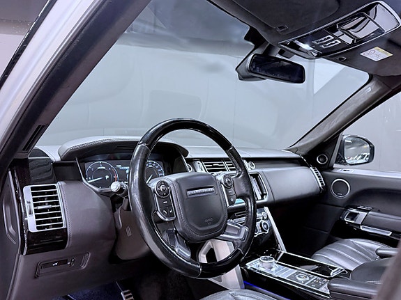 Land Rover Range Rover 21 of 26