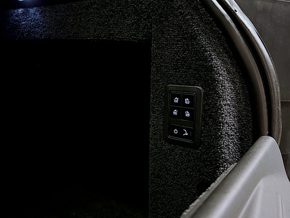 Land Rover Range Rover 19 of 26