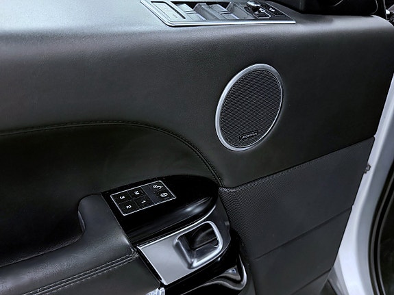 Land Rover Range Rover 22 of 26