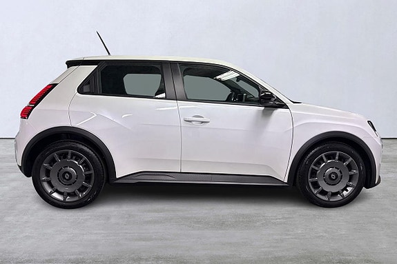 Renault 5 E-Tech 2 of 7