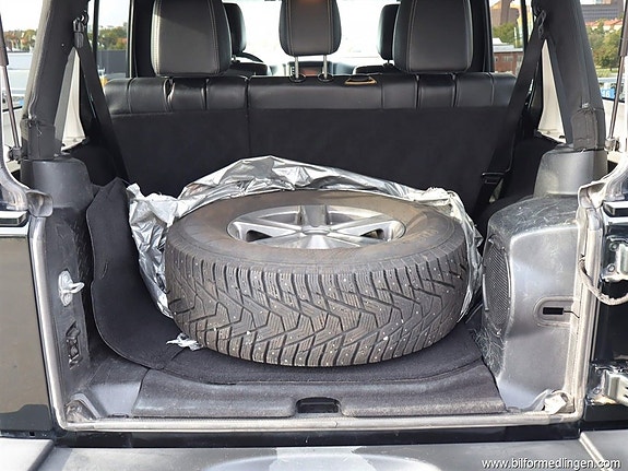 Jeep Wrangler 23 of 27