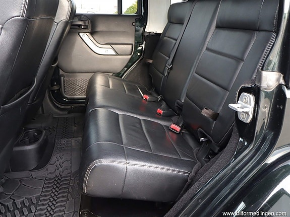Jeep Wrangler 8 of 27