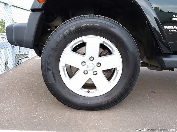 Jeep Wrangler 21 of 27
