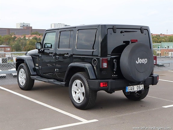 Jeep Wrangler 4 of 27