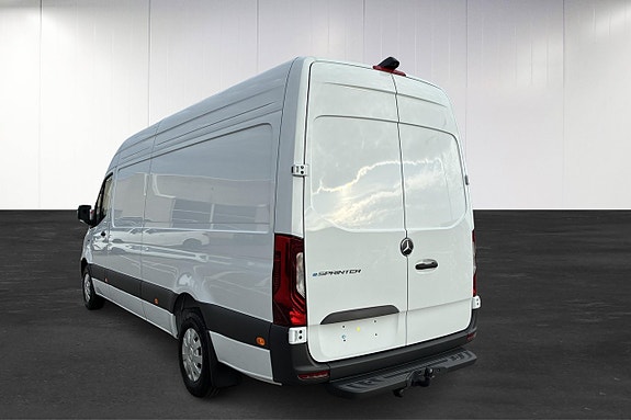 Mercedes-Benz eSprinter 420 4 of 20
