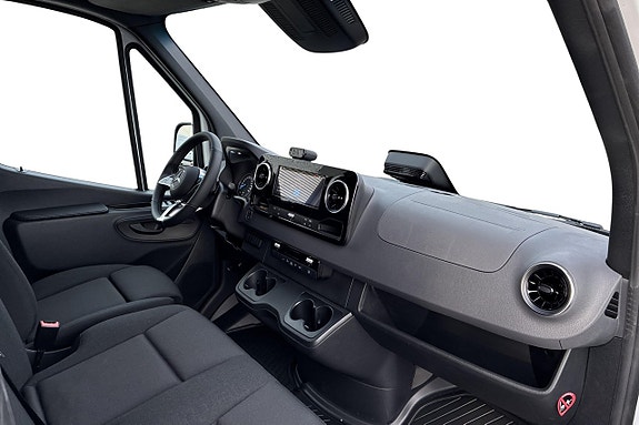 Mercedes-Benz eSprinter 420 11 of 20