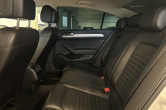Volkswagen Passat 9 of 27