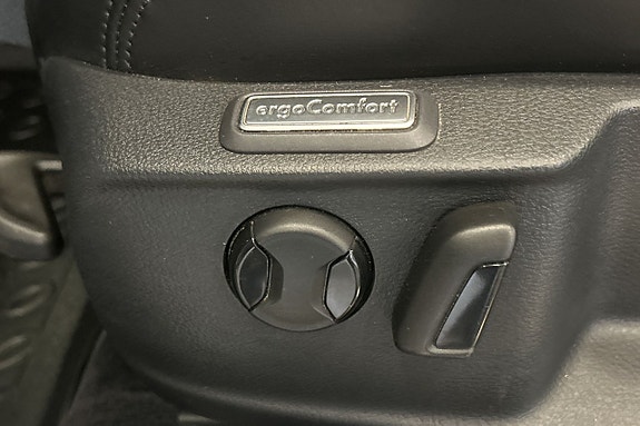 Volkswagen Passat 15 of 27