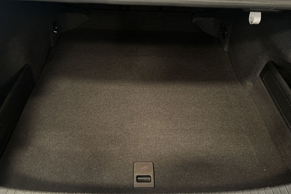 Volkswagen Passat 10 of 27