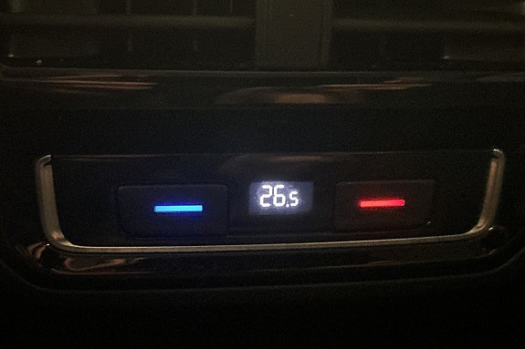Volkswagen Passat 23 of 27
