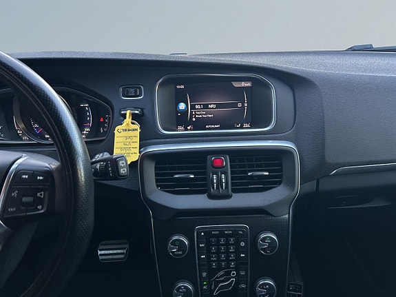 Volvo V40 11 of 22