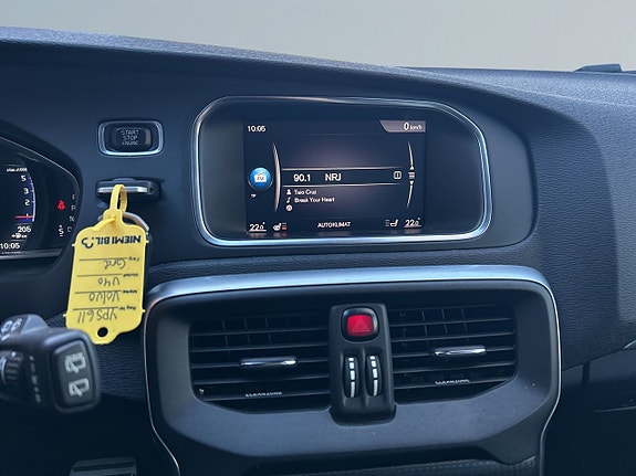 Volvo V40 15 of 22