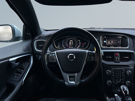 Volvo V40 9 of 22