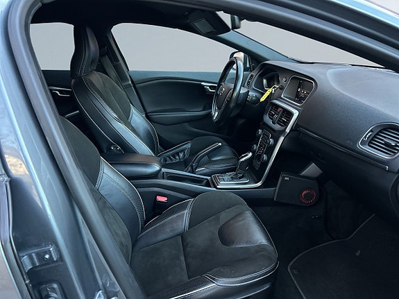 Volvo V40 10 of 22
