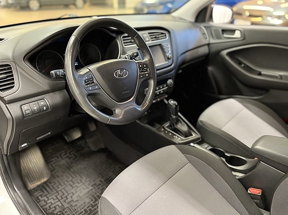 Hyundai i20 7 of 19