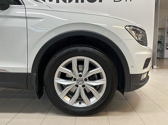 Volkswagen Tiguan 4 of 17