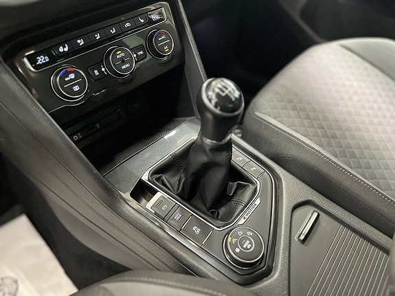 Volkswagen Tiguan 12 of 17