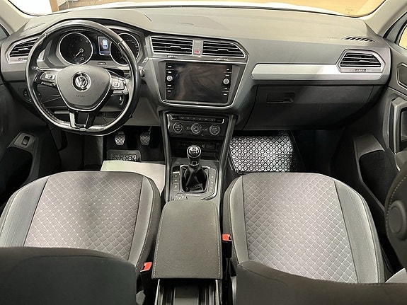 Volkswagen Tiguan 9 of 17