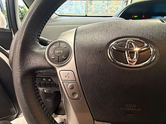 Toyota Prius+ 16 of 26