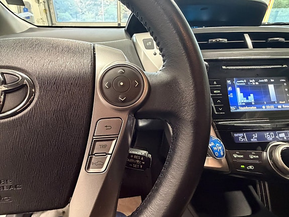 Toyota Prius+ 17 of 26