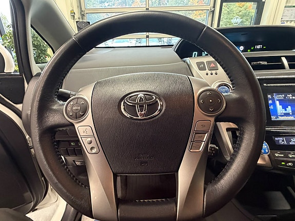 Toyota Prius+ 15 of 26