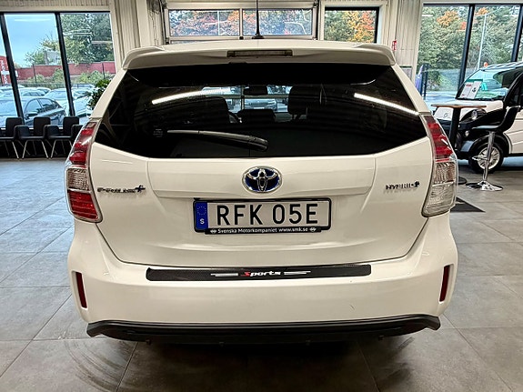 Toyota Prius+ 4 of 26