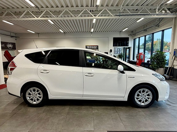 Toyota Prius+ 6 of 26