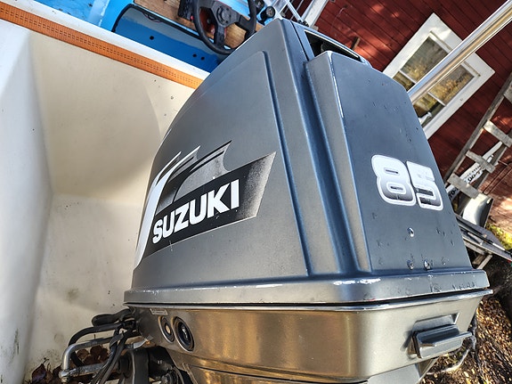Uttern 5201, Suzuki 85hk och båtvagn 3 of 15